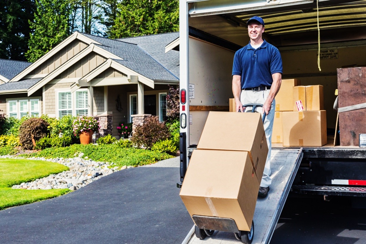 Should I Hire a Moving Company to Move Cross Country?